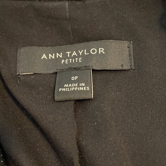 ANN TAYLOR SUIT - Picture 10 of 10